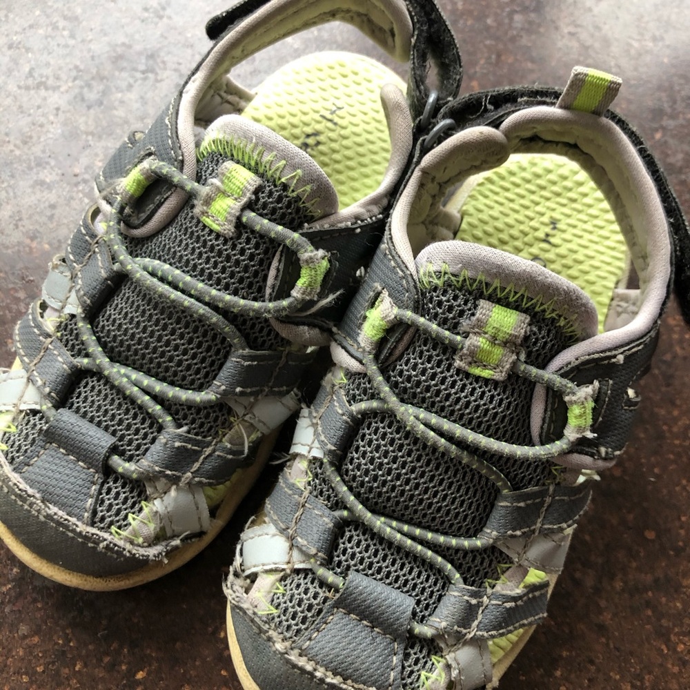 Boy’s sandals size 7